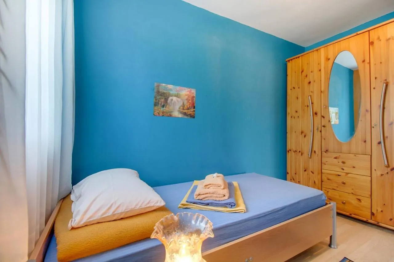 Apartment Simpatico Cunski 0*,